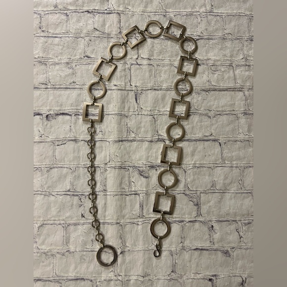 SILVER TONE SQUARES AND CIRCLES CHAIN LINKS WAIST BELT MEDUIN WEIGHT - Picture 5 of 5